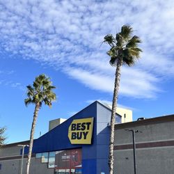 Best Buy - Front entry