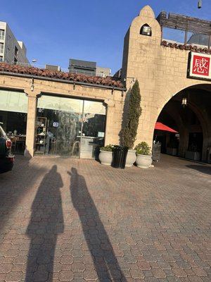 Chapman Plaza by null