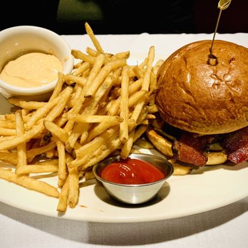 Weber Grill Restaurant - BBQ Bacon Burger - Barbeque Near Me - Chicago, Illinois Weber Grill Restaurant - BBQ Bacon Burger - Barbeque Near Me - Chicago, Illinois