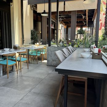 The Dive Oyster Bar - Outdoor patio - Southern Near Me - Irvine, California The Dive Oyster Bar - Outdoor patio - Southern Near Me - Irvine, California
