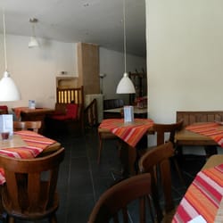 Grill Pizzeria Korfu - Sitzplätze im hinteren Speiseraum