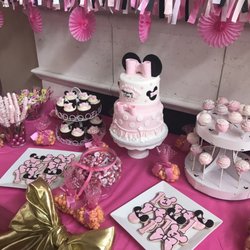 Designer Cakes and Desserts