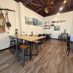 Farmhand - Dining area