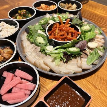 Hai Woon Dai - S9. Bossam - Korean Near Me - Antioch, Tennessee