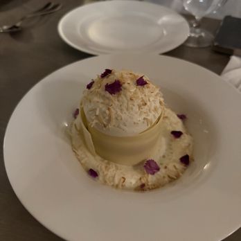 Daphne - Coconut cream pie - Seafood Near Me - Toronto, Ontario