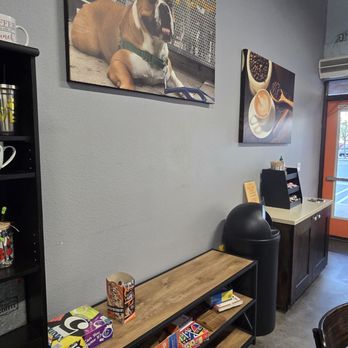 4 Paws Coffee Co. - Coffee & Tea Near Me - Palm Springs, California
