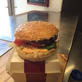 Fred Pizza - Le burger cheese avec son pain maison - Pizza Near Me - Montpellier, 34 Fred Pizza - Le burger cheese avec son pain maison - Pizza Near Me - Montpellier, 34