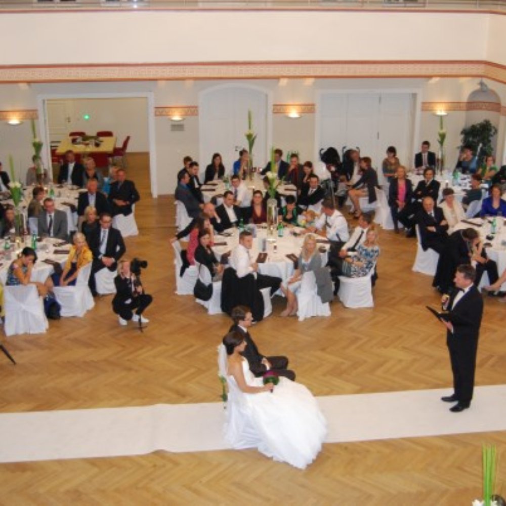 What's On | Candlelight: Queen vs. ABBA | Falkensteiner Schlosshotel Velden, image size:1000x1000