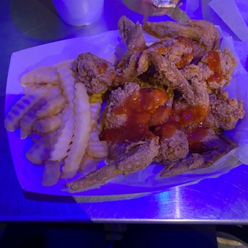 Harold's Chicken & Ice Bar - My chicken was good and hot. (I had more sauce, I just didn't put it all on at once). - Chicken Wings Near Me - Atlanta, Georgia Harold's Chicken & Ice Bar - My chicken was good and hot. (I had more sauce, I just didn't put it all on at once). - Chicken Wings Near Me - Atlanta, Georgia