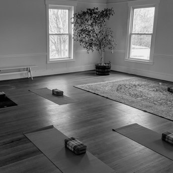 Rise Therapy and Wellness - Meditation at Rise - Counseling & Mental Health Near Me - Madison, Connecticut Rise Therapy and Wellness - Meditation at Rise - Counseling & Mental Health Near Me - Madison, Connecticut