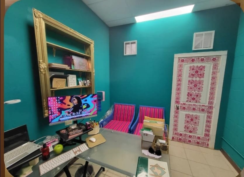 LA CHICANA ENTERPRISES Request Consultation 274 Kings Hwy