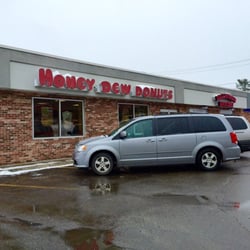 Honey Dew Donuts - Front entrance