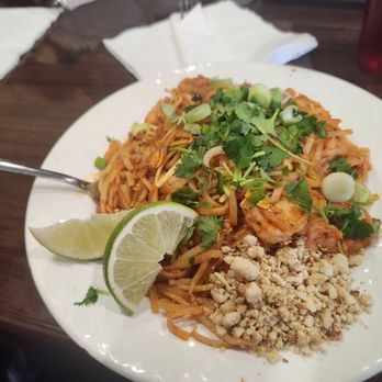 Spice Thai Cuisine - Shrimp pad thai - Thai Near Me - Savage, Minnesota Spice Thai Cuisine - Shrimp pad thai - Thai Near Me - Savage, Minnesota
