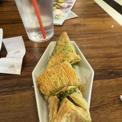 Mr. Sweets Pastries - Mixed baklava tray