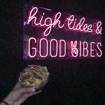 Fresh Coast - Cutest neon sign! Acai on point, try the Cookie butter! - Poke Near Me - Newark, New Jersey