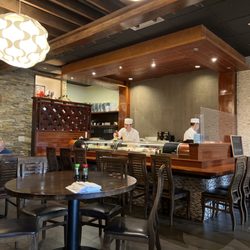 Hachi Sushi - Sushi chef
