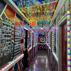 32 Karaoke - Interior