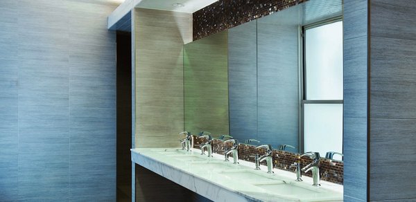 Equinox East 85th Street by null