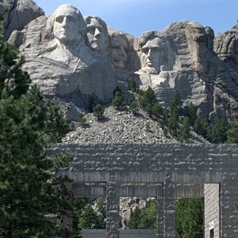 Mount Rushmore National Memorial - Landmarks & Historical Buildings Near Me - Keystone, South Dakota Mount Rushmore National Memorial - Landmarks & Historical Buildings Near Me - Keystone, South Dakota