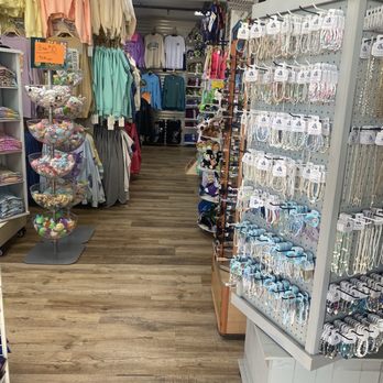 Access 16 Beach Shoppe - Accessories Near Me - Wrightsville Beach, North Carolina