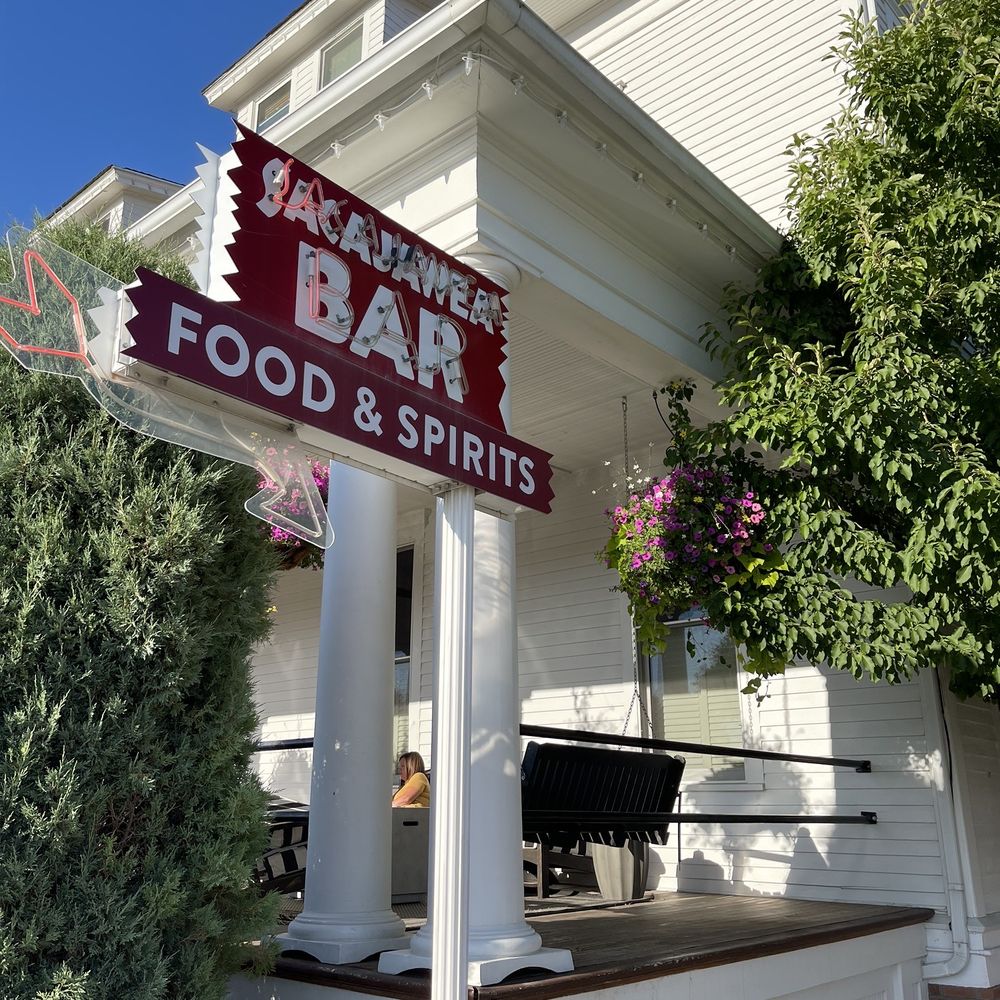 Sacajawea Hotel - Entry - Hotels Near Me - Three Forks, Montana