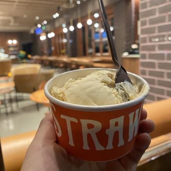 Salt & Straw - Vanilla Apple Custard Tart - Ice Cream & Frozen Yogurt Near Me - Seattle, Washington
