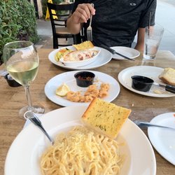Charlie's Trio - Outdoor dining