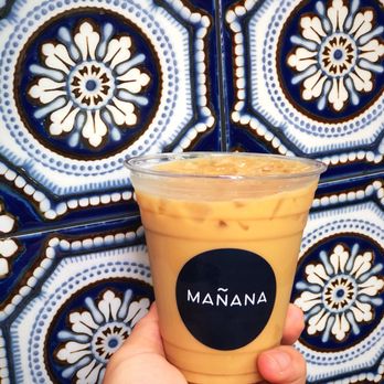 Mañana - Iced Vanilla Latte - Coffee & Tea Near Me - Austin, Texas
