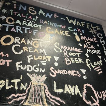 The Mountain House - Dessert choices! - Pizza Near Me - Sparkill, New York