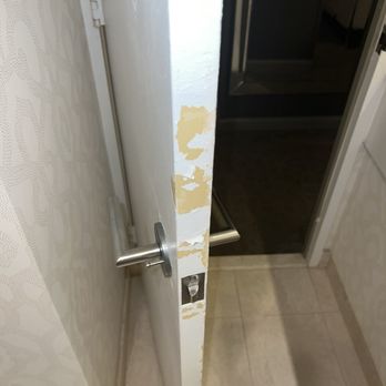 InterContinental Chicago Magnificent Mile - Bathroom door wouldn't close - Hotels Near Me - Chicago, Illinois InterContinental Chicago Magnificent Mile - Bathroom door wouldn't close - Hotels Near Me - Chicago, Illinois