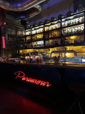 Paramour At The Phipps by null