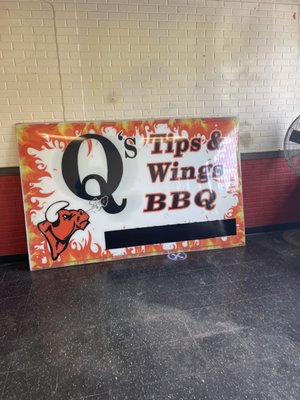 QS TIPS AND WINGS BBQ by null