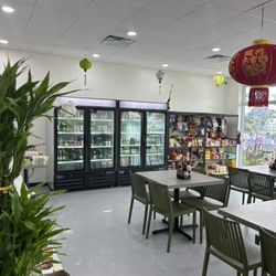 Viet Bowl - Spacious with a mini grocery for grab n go's . Or get a customer sugar cane drink or boba drink ;)