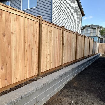 Neighborly Fencing - After - new fence looks great - Fences & Gates Near Me - Issaquah, Washington