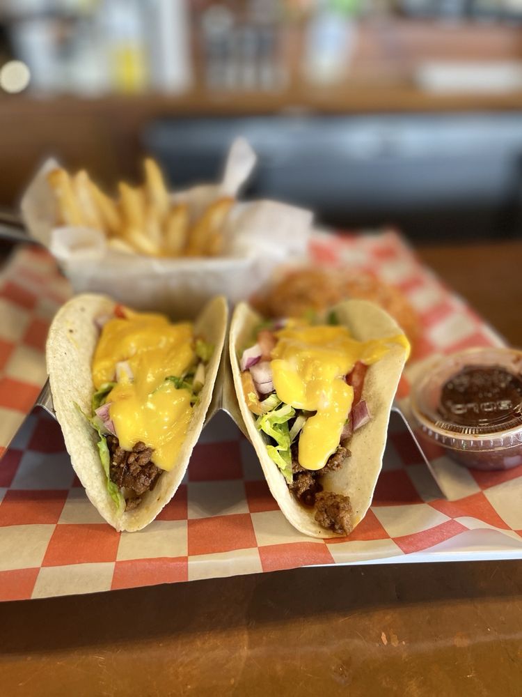 MALLORY PUB Updated October 2024 122 Photos 2 Mallory Ave, Jersey