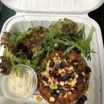 MW Restaurant - Crab cake - New American Near Me - Honolulu, Hawaii