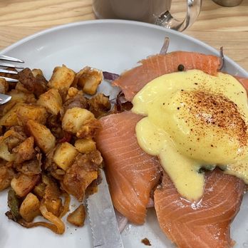 The Breeze Cafe - Salmon Benedict (fun size) - Breakfast & Brunch Near Me - Newark, California The Breeze Cafe - Salmon Benedict (fun size) - Breakfast & Brunch Near Me - Newark, California