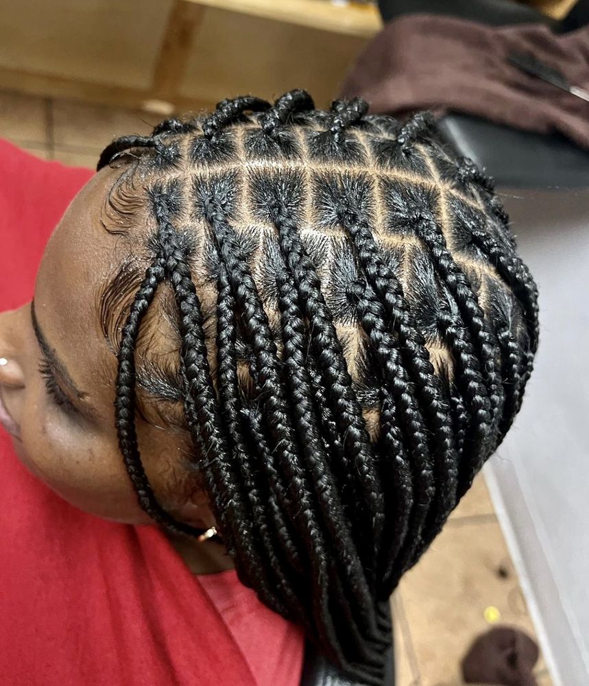 REBEKAS HAIR BRAIDING Updated October 2024 4107 N Cherry St, Kansas