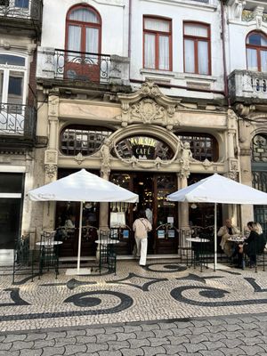 Majestic Café by null