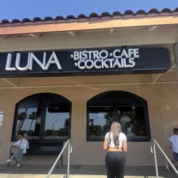Luna Bistro Cafe - New American Near Me - Long Beach, California