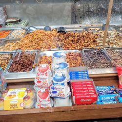 Nut & Candy