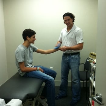 Simon Spine - Treating a patient. - Chiropractors Near Me - Sugar Land, Texas Simon Spine - Treating a patient. - Chiropractors Near Me - Sugar Land, Texas