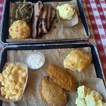 Bennett's Pit Bar-B-Que - Barbeque Near Me - Gatlinburg, Tennessee
