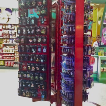 Mickey's Star Traders - Trading Pins - Gift Shops Near Me - Orlando, Florida