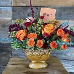 Vintage Vineyard Designs - This classy arrangement is very similar to the flowers I purchased for my daughter's 2024 Thanksgiving dinner.