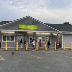LegenDairy Maple & Ice Cream - Outside view (no inside for customers)