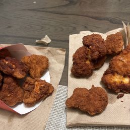 fried chicken nuggies and dipping sauce fried chicken nuggies and dipping sauce