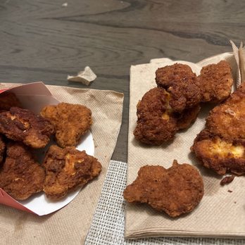 Wendy's - fried chicken nuggies and dipping sauce - Fast Food Near Me - Key West, Florida Wendy's - fried chicken nuggies and dipping sauce - Fast Food Near Me - Key West, Florida