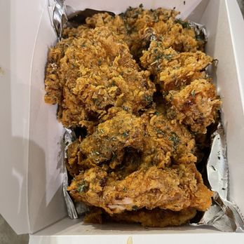 H A Pigsmith’s Southern Science - Tupelo honey and thyme fried chicken - Southern Near Me - Charlotte, North Carolina H A Pigsmith’s Southern Science - Tupelo honey and thyme fried chicken - Southern Near Me - Charlotte, North Carolina