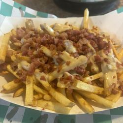 Grazer's Burgers & Beer - Cow pile fries